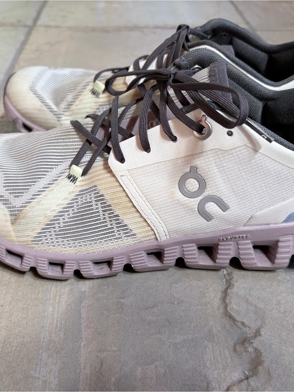 On Running Women's Athletic Lace-Up Running Shoes — Cream/Gray/Purple 6.5 - Picture 5 of 9